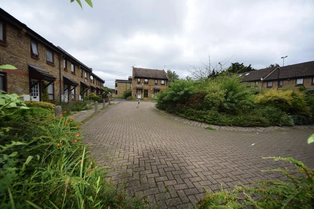 Property photo 3 of 6