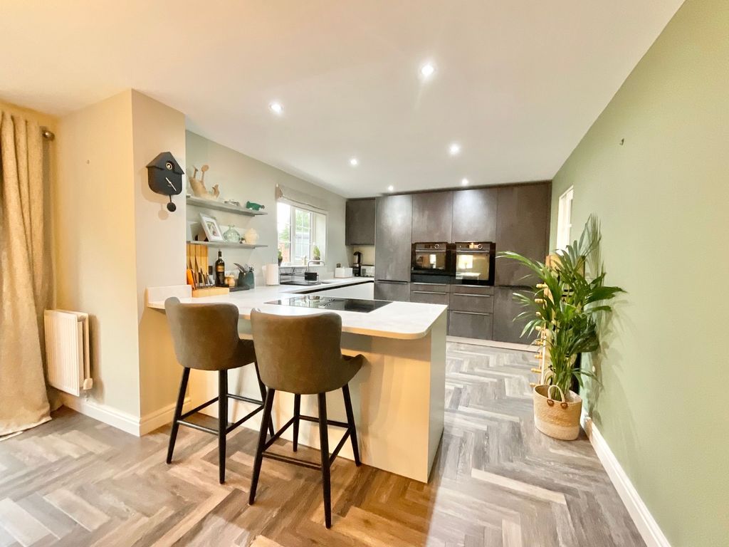 Property photo 3 of 36