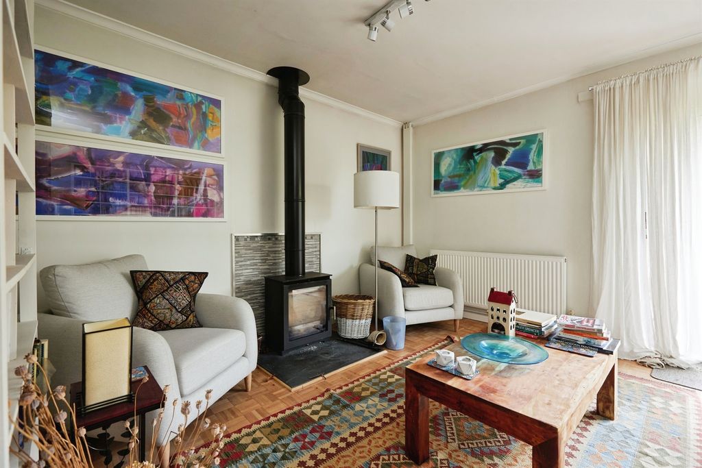 Property photo 3 of 16