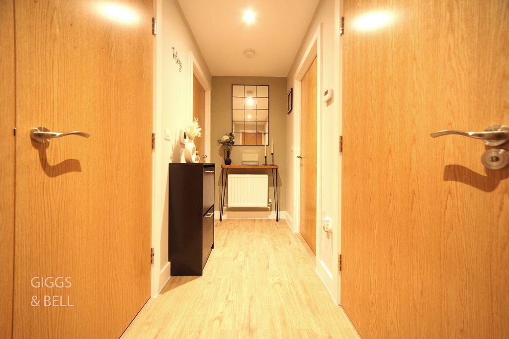Property photo 2 of 14 4290501
