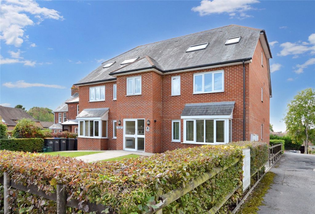 Property photo 1 of 10 Picture No. 14