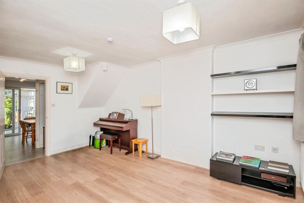Property photo 3 of 19