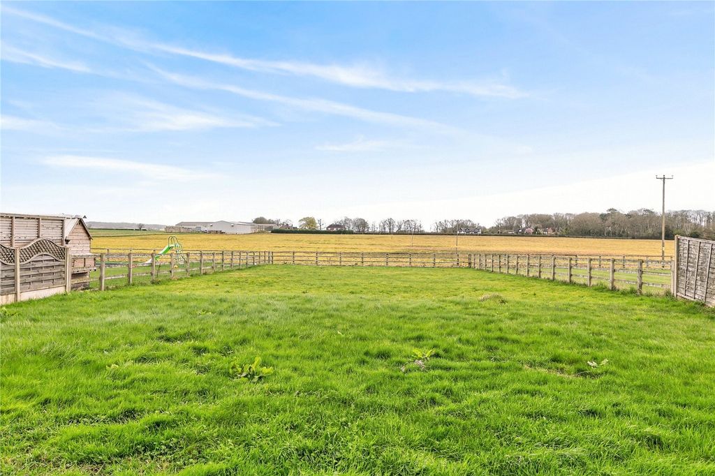 Property photo 2 of 10 Garden &amp; View