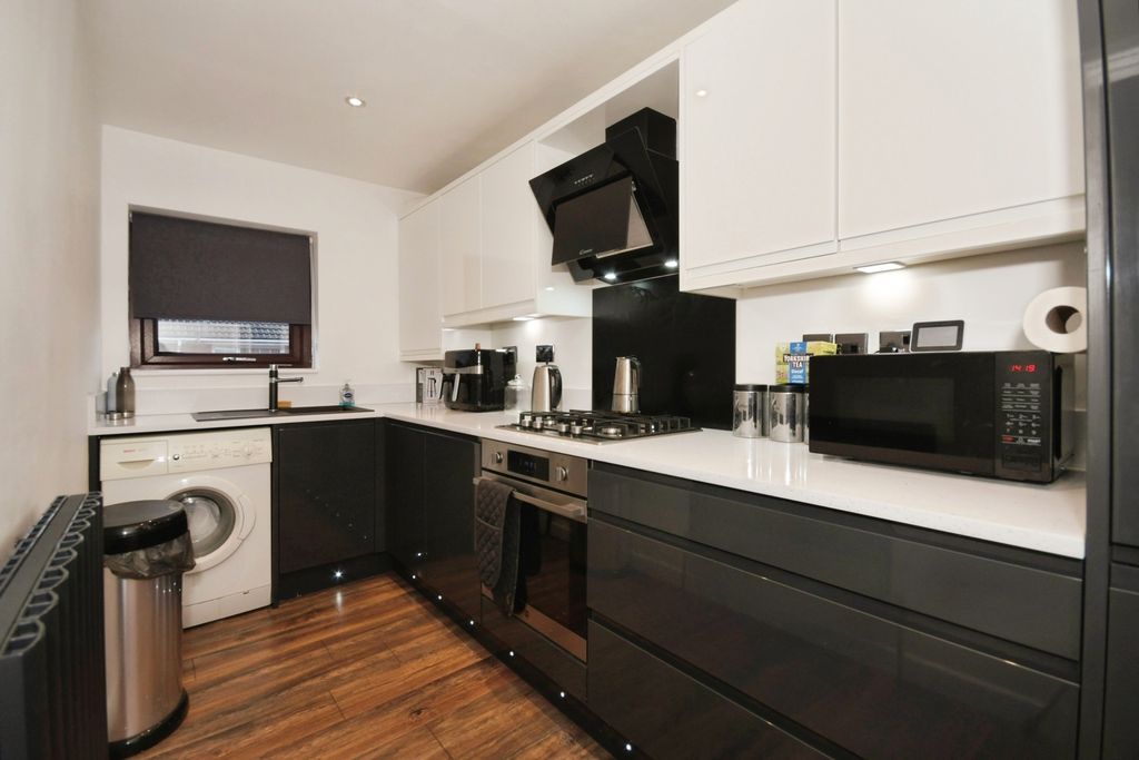 Property photo 2 of 12 Pbox-Img.Jpg