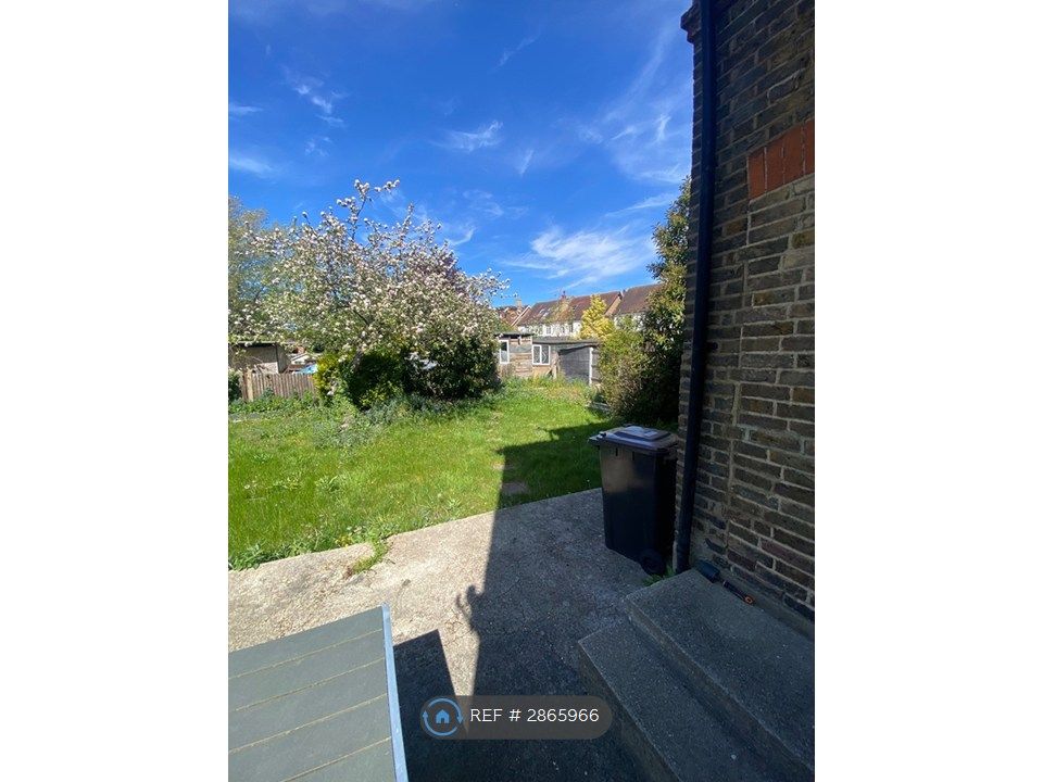 Property photo 3 of 8