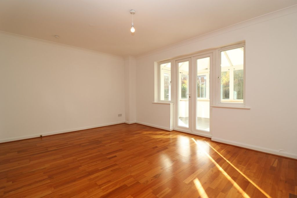 Property photo 3 of 24 Picture No. 03