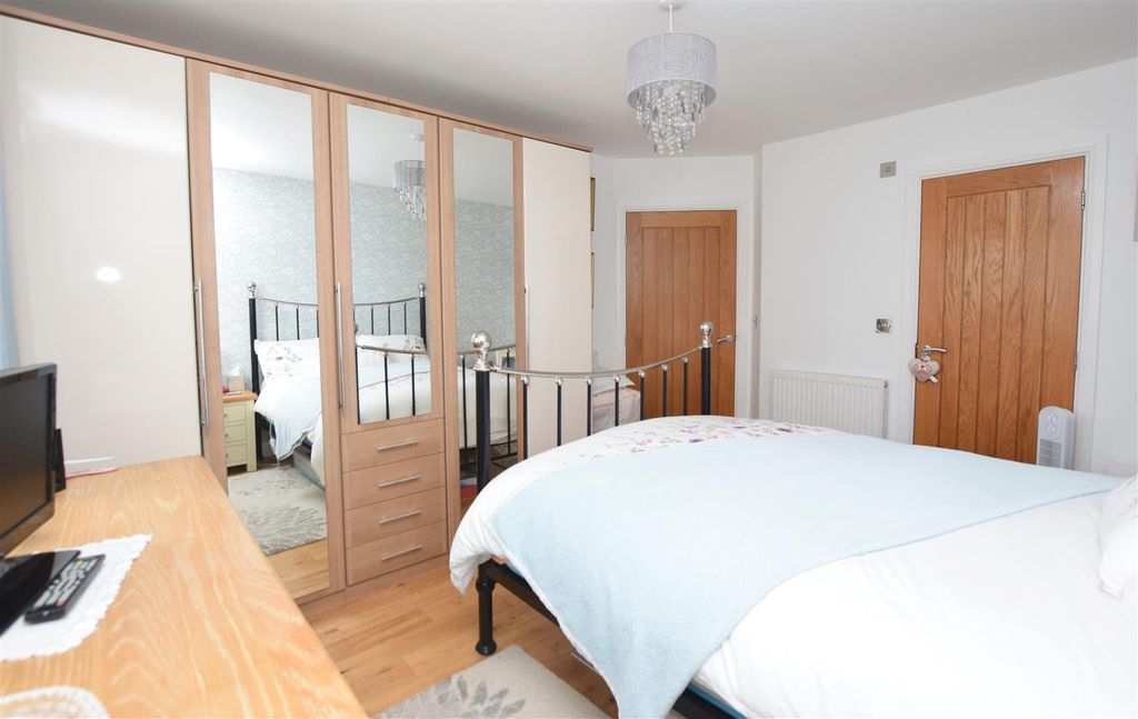 Property photo 3 of 25 Bedroom 1 V2.Jpg