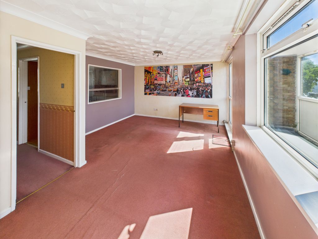 Property photo 2 of 6 Gallery