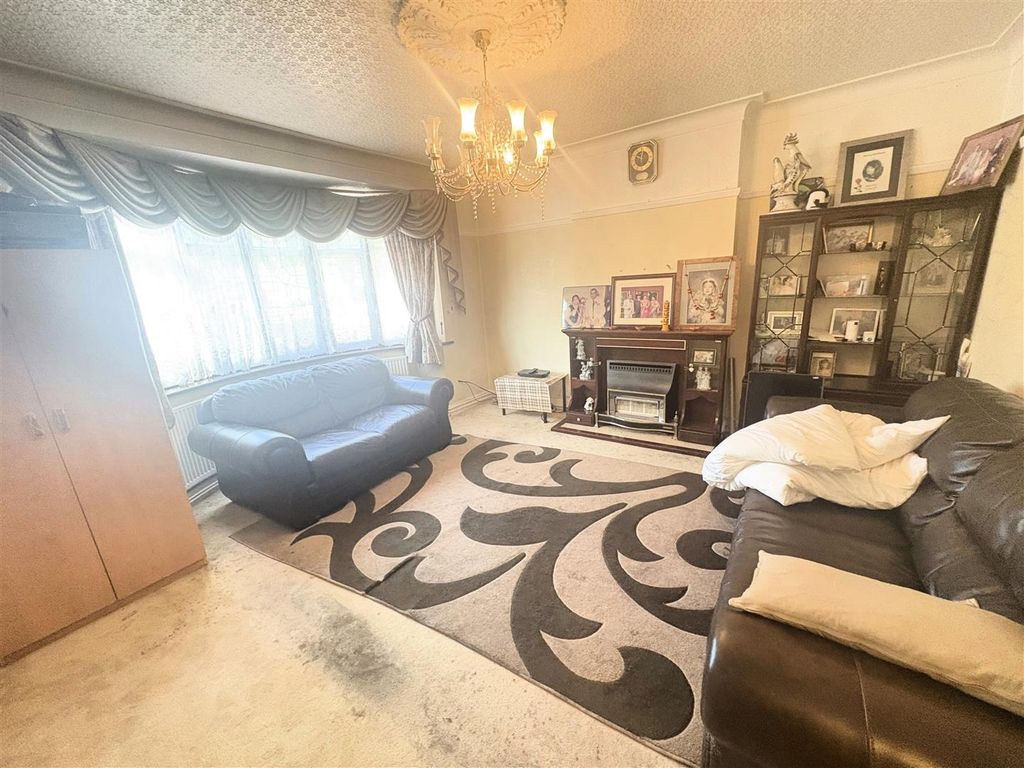 Property photo 3 of 9 3.Jpg