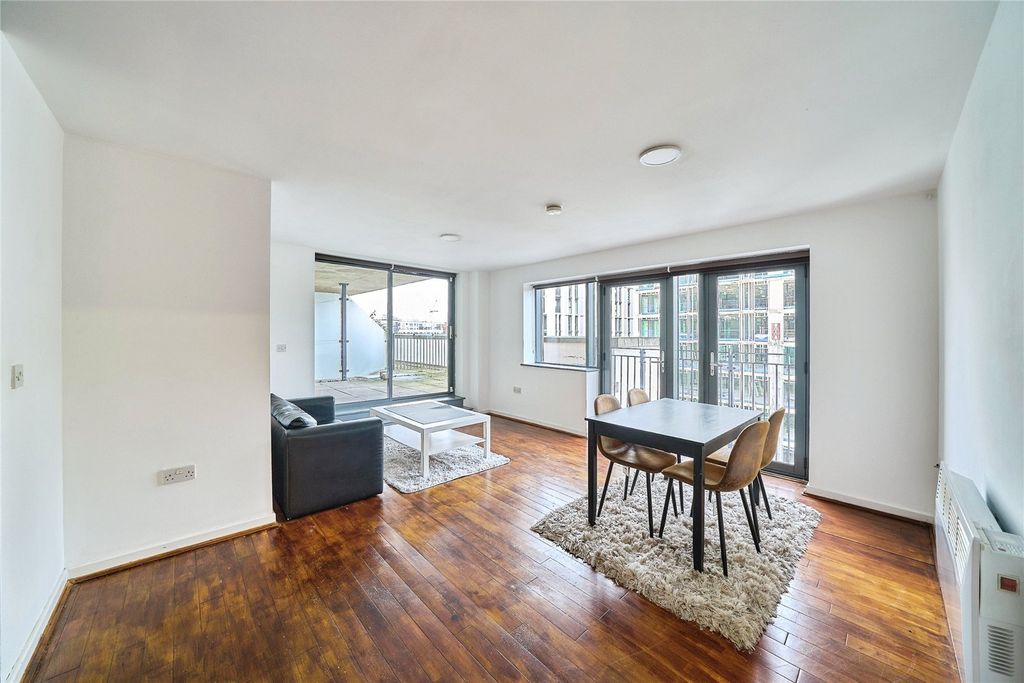 Property photo 3 of 27 Picture No. 32