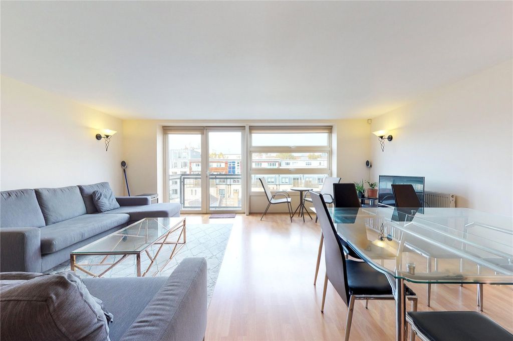 Property photo 3 of 18 Reception Room