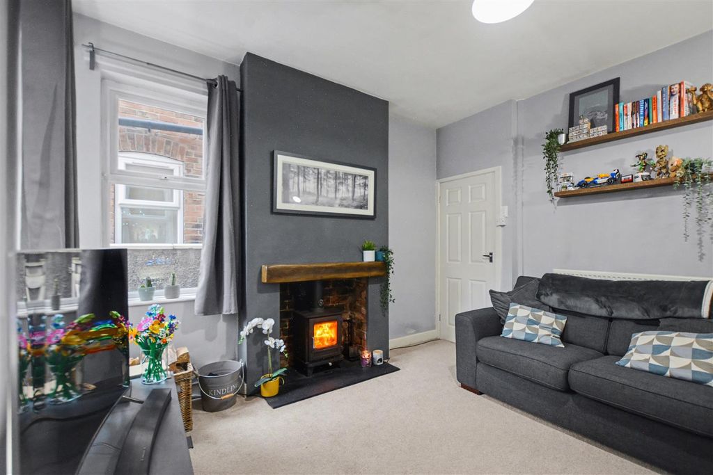 Property photo 3 of 19 Living Room