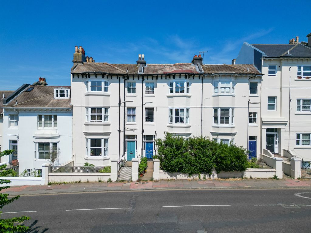 Property photo 1 of 16 Dji0889