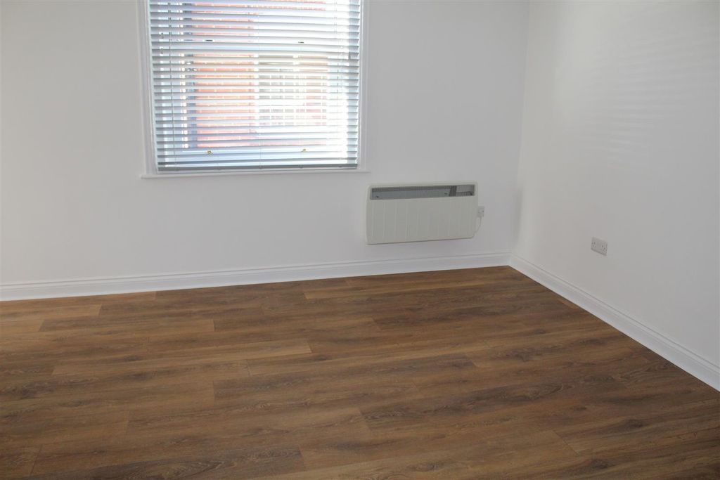 Property photo 3 of 5 Living Room