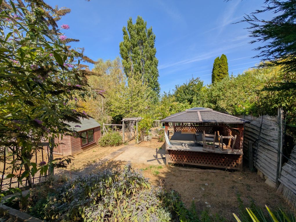 Property photo 2 of 26