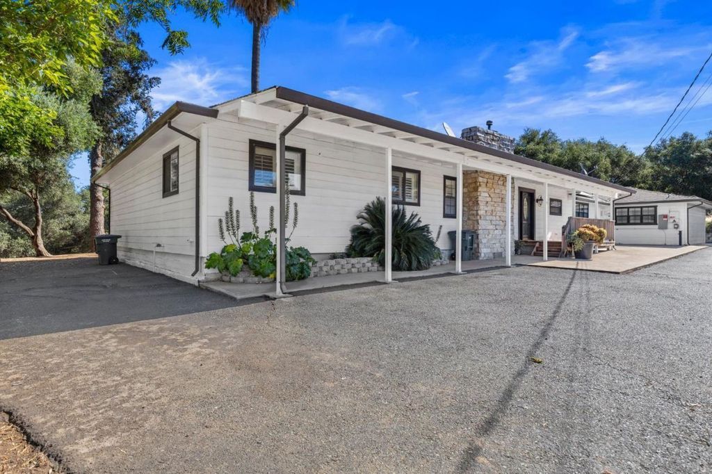 Property photo 1 of 30