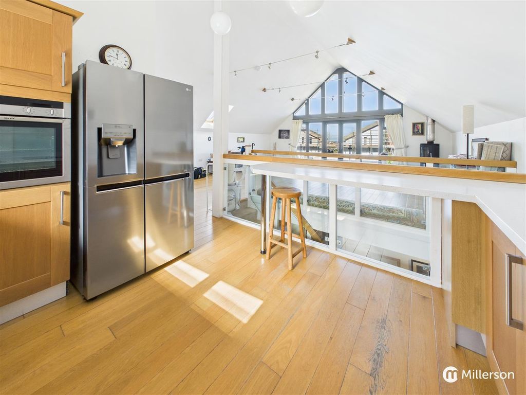 Property photo 3 of 25 Cam05092G0-Pr0114-Still009.Jpg