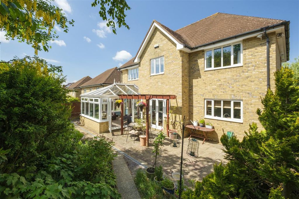 Property photo 2 of 30