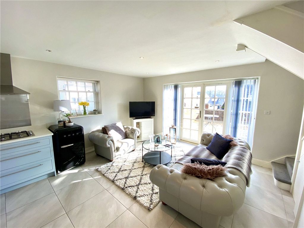 Property photo 3 of 8 Picture No. 16