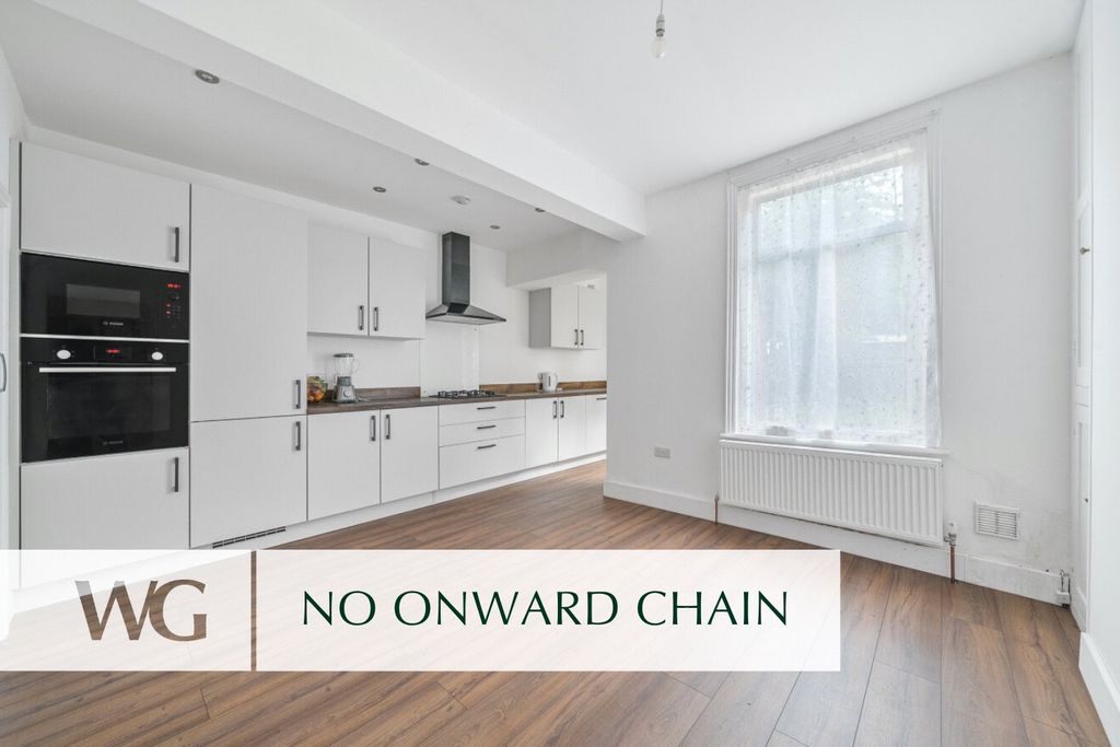 Property photo 1 of 10 Kitchen