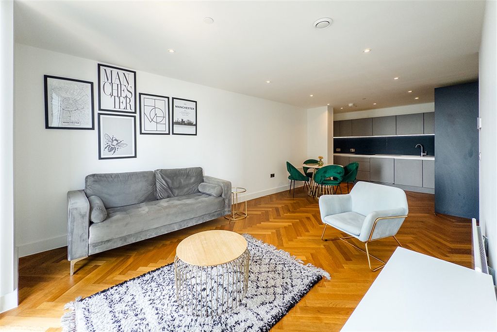 Property photo 1 of 12 (Main)