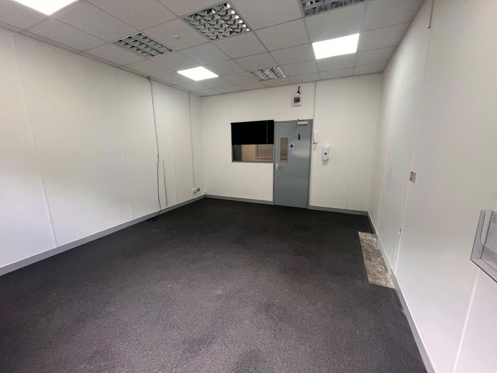 Property photo 3 of 3