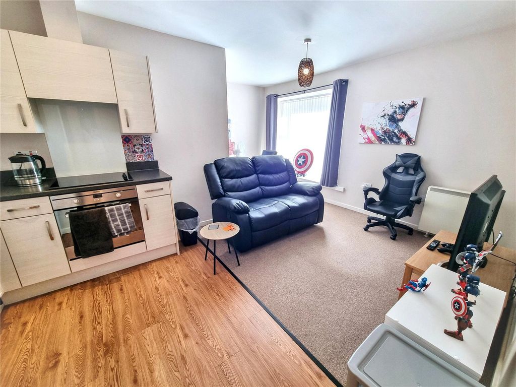 Property photo 3 of 8 Picture No. 01
