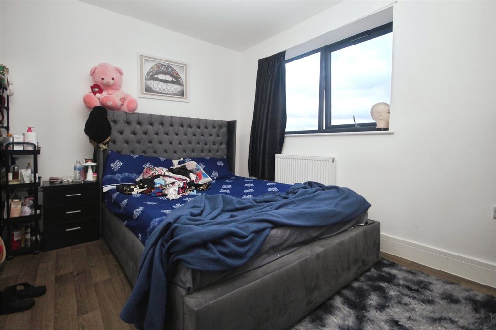 Property photo 2 of 9 Bedroom 1