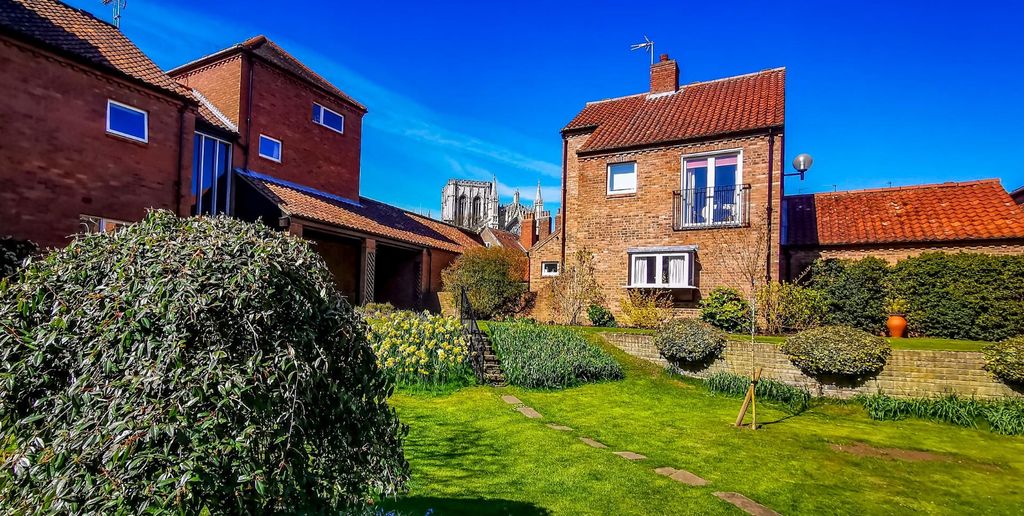 Property photo 1 of 11 1