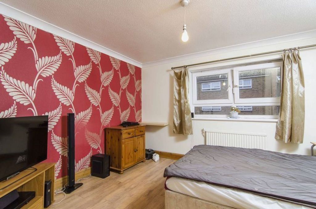 Property photo 3 of 4