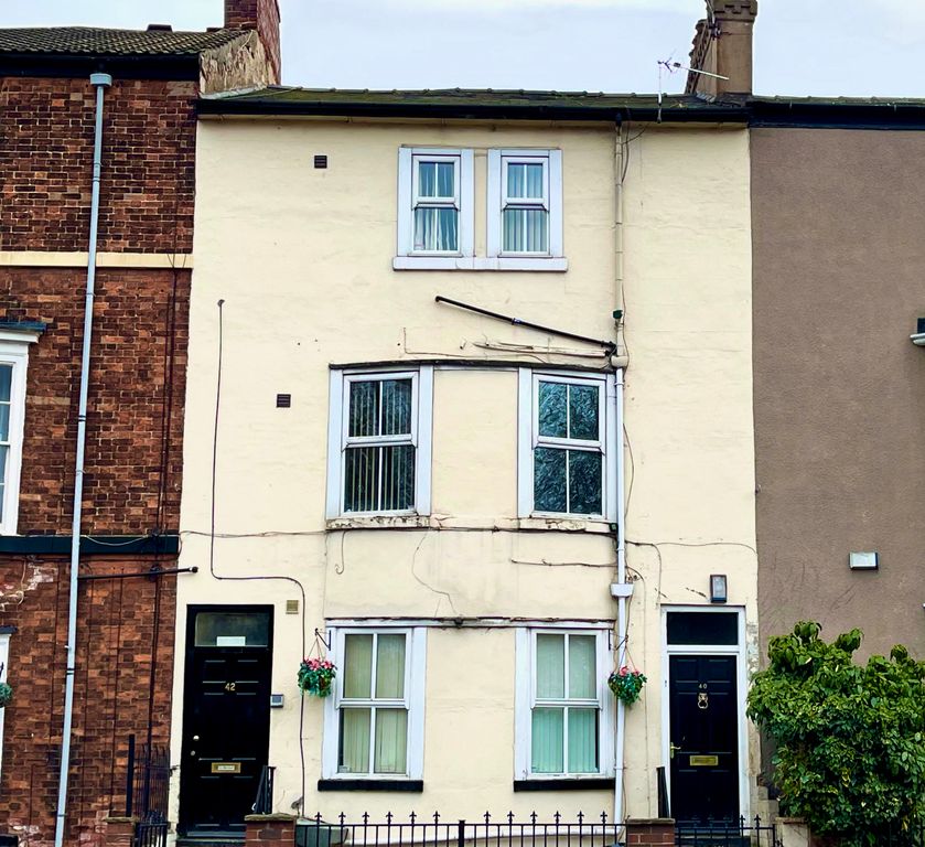 Property photo 1 of 6 Front