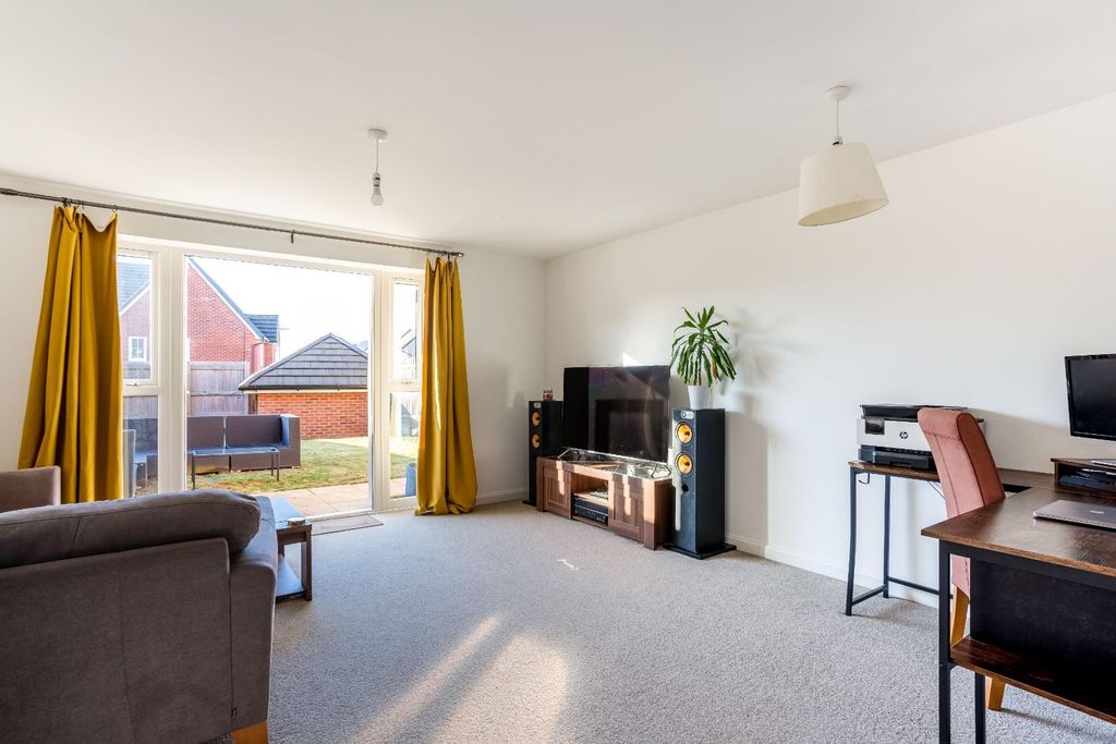 Property photo 2 of 15 32 Borrer Drive-8.Jpg