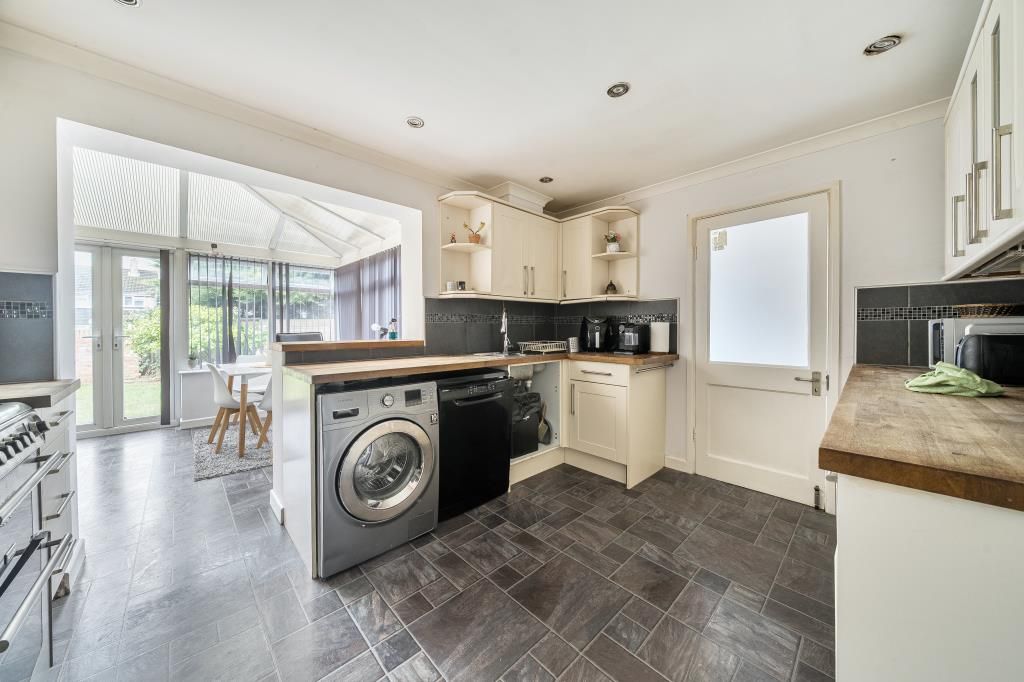 Property photo 3 of 22 Kitchen