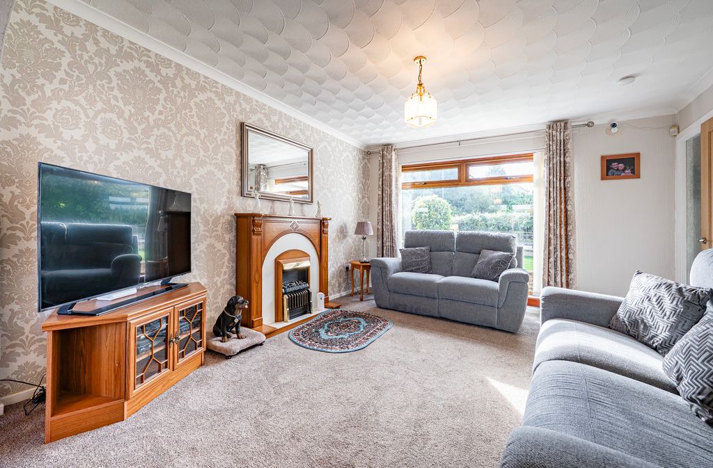 Property photo 2 of 38