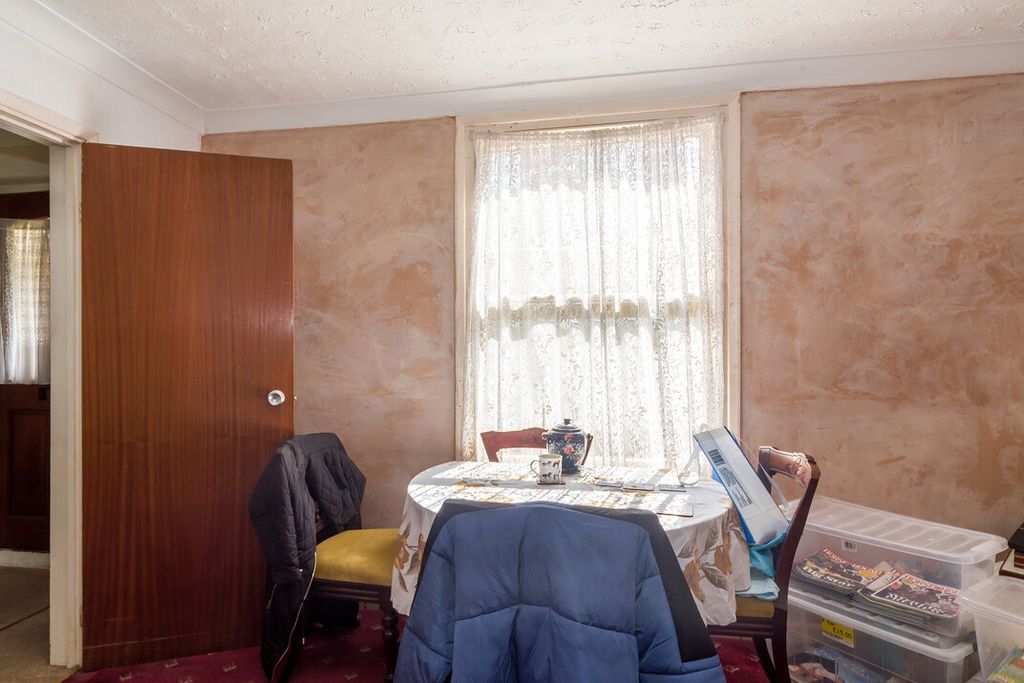 Property photo 3 of 21