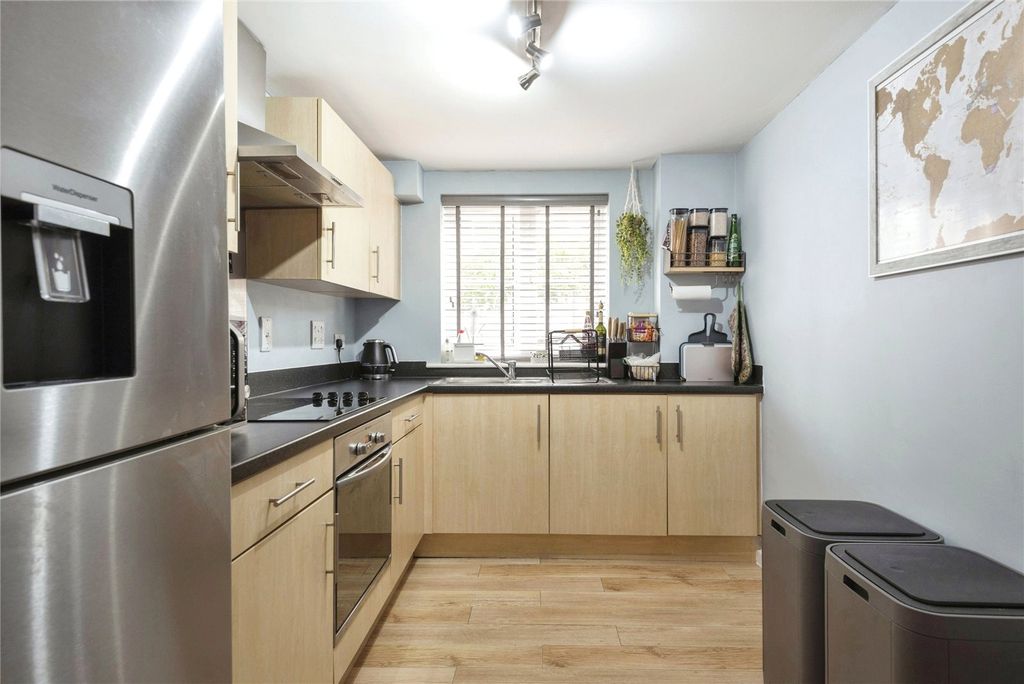Property photo 3 of 14 Kitchen