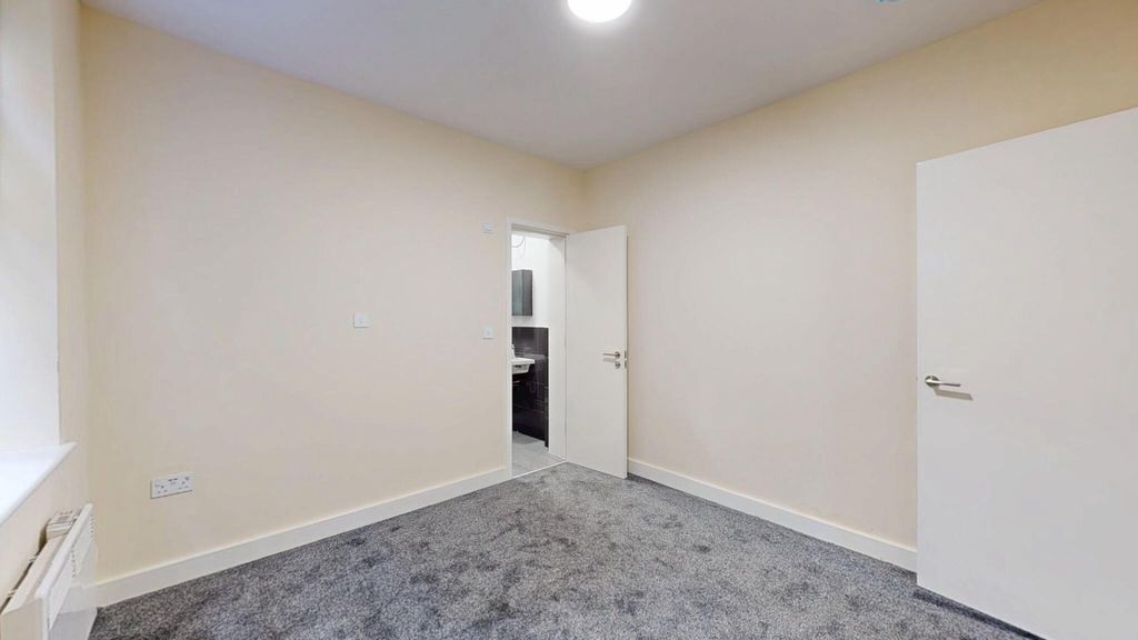 Property photo 2 of 17 Photo 1