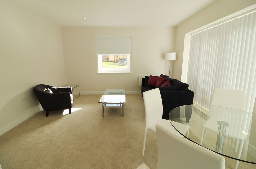 Property photo 2 of 8 Living Area