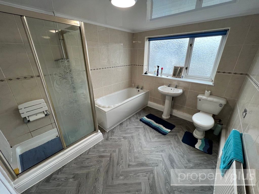 Property photo 2 of 11 Picture No. 08