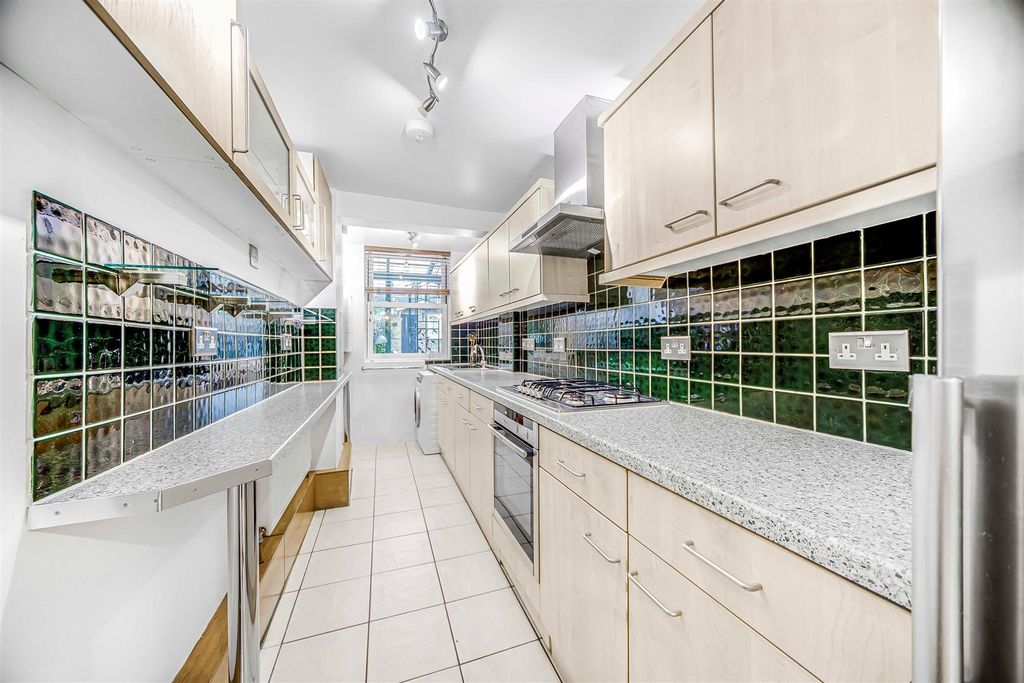 Property photo 2 of 14 D_D__Basement_Flat__50_Woodstock_Road-3.Jpg