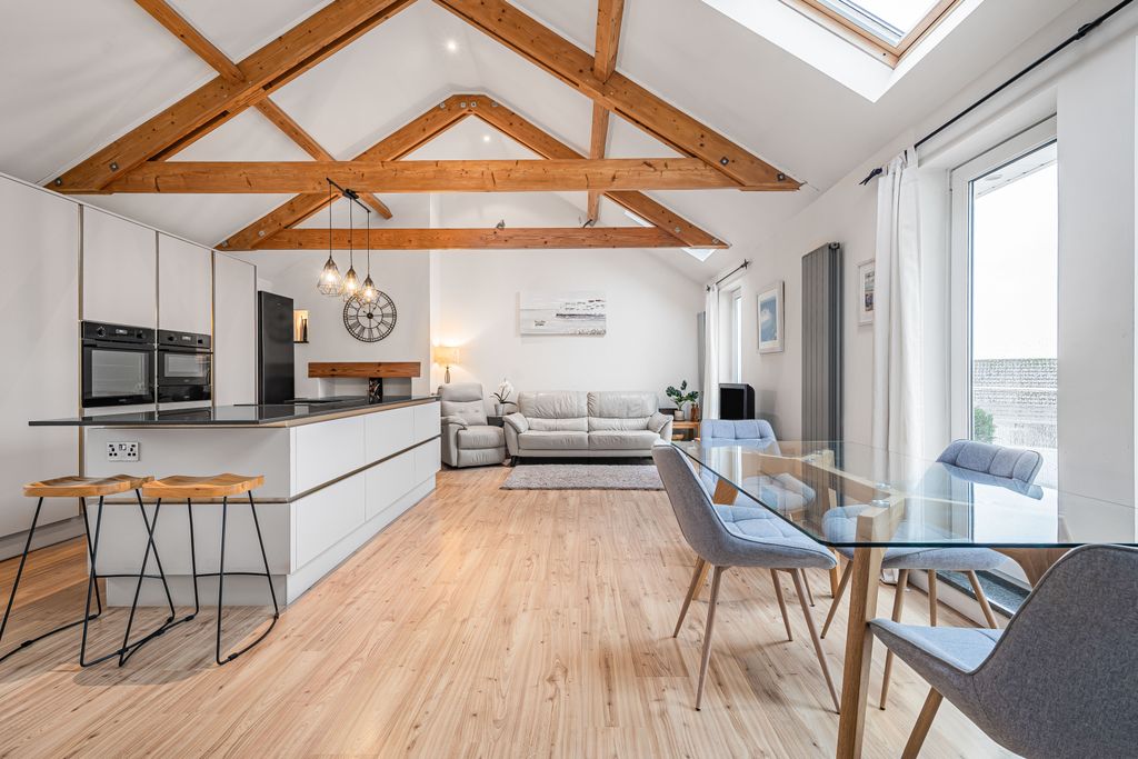 Property photo 3 of 28 3