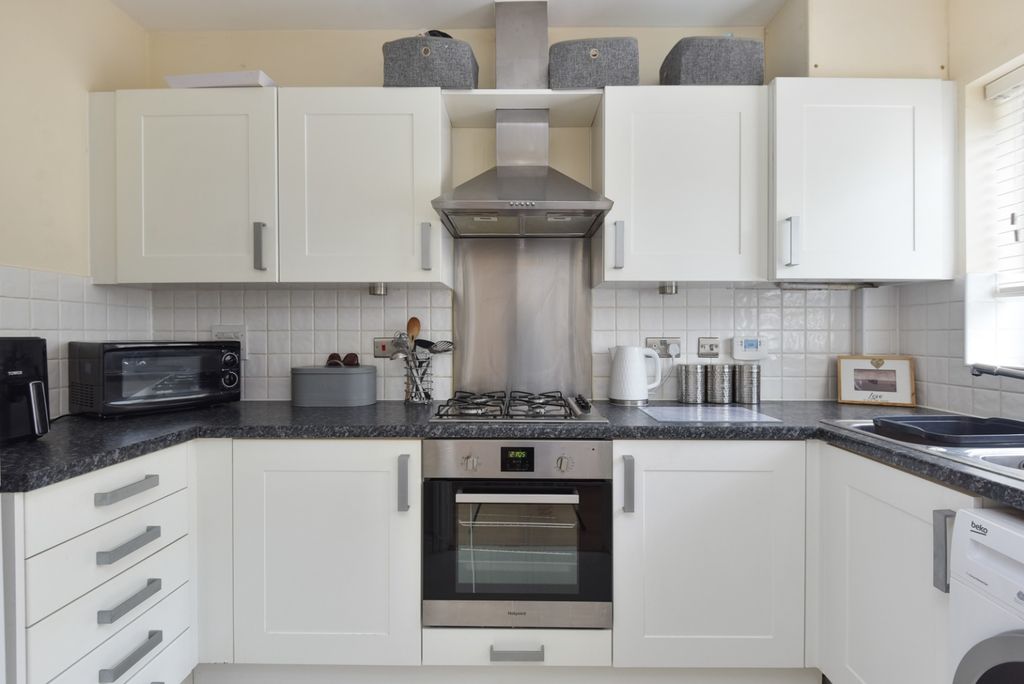 Property photo 2 of 13 43330110