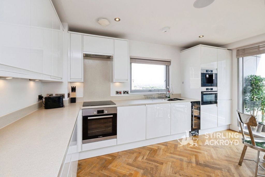 Property photo 2 of 18 Pbox-Img.Jpg