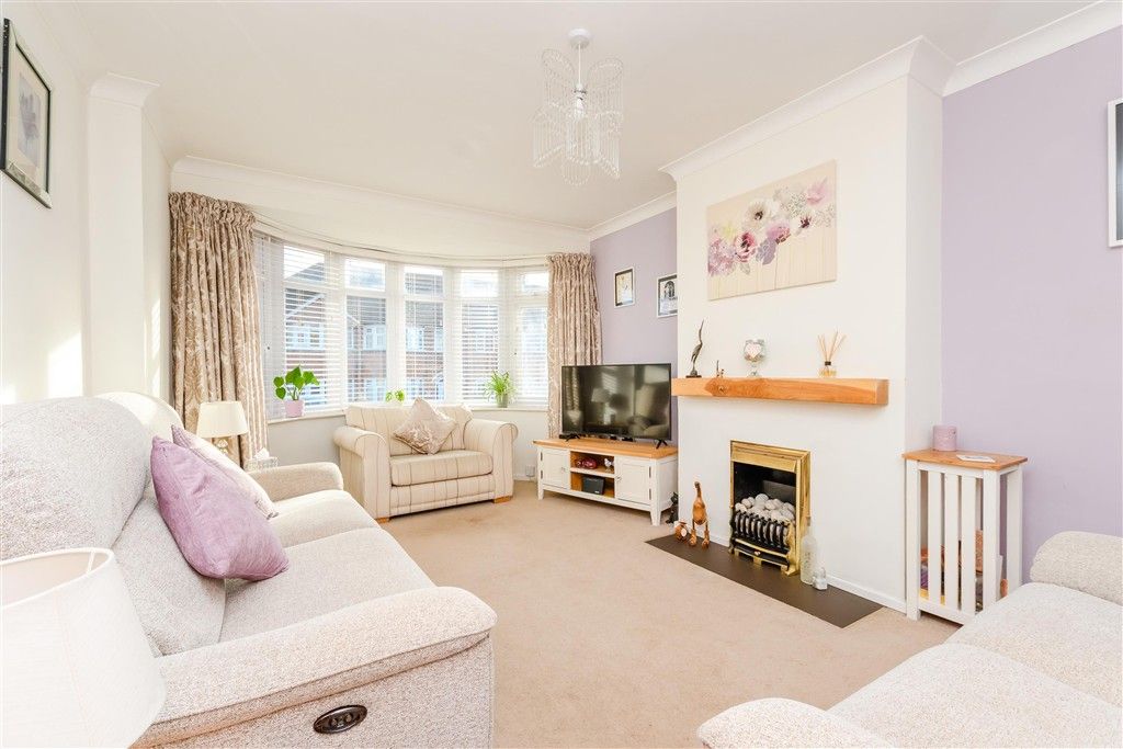 Property photo 2 of 10 Lounge