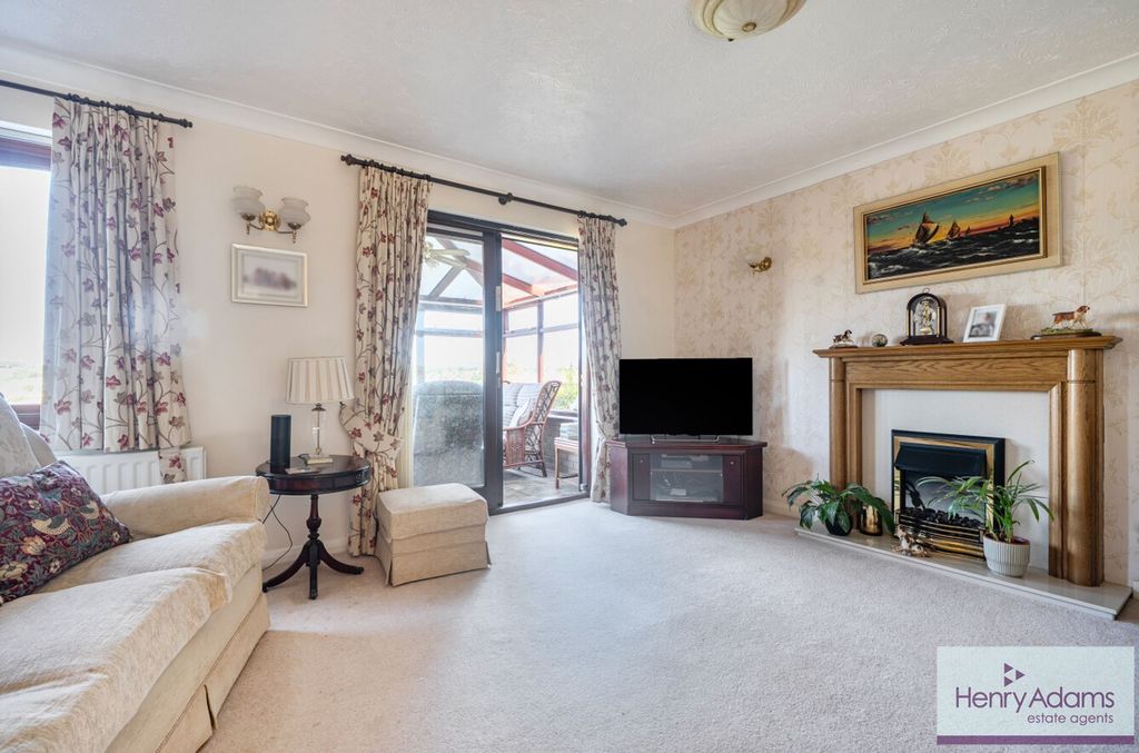 Property photo 3 of 19