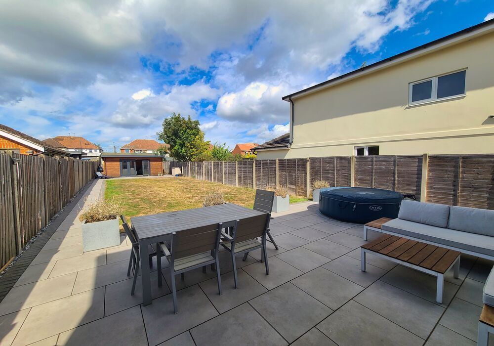 Property photo 2 of 32