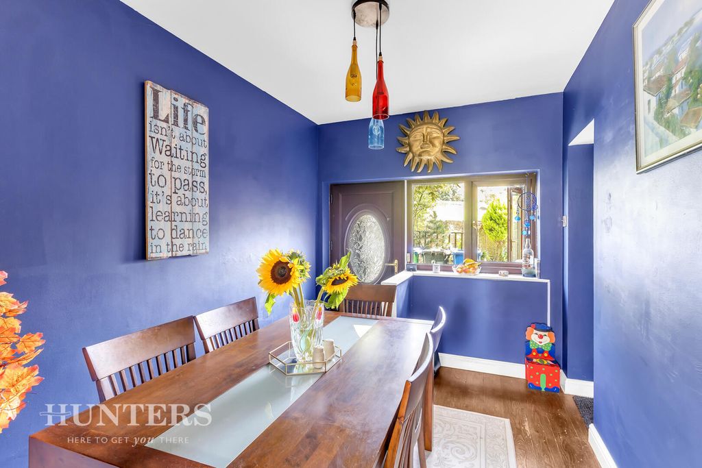 Property photo 3 of 31 Dining Room