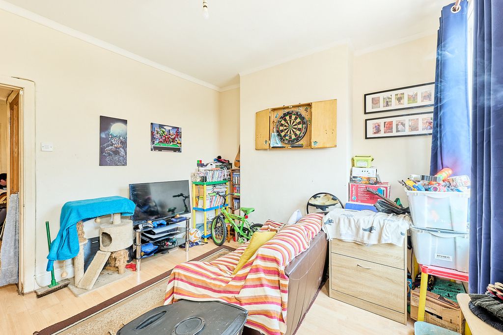 Property photo 3 of 12