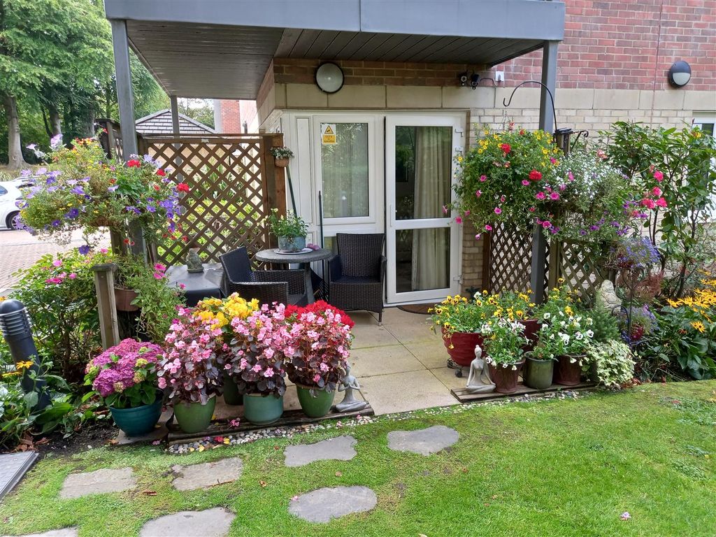 Property photo 1 of 41 53 Broadfield 4.Jpg