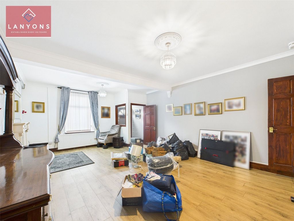 Property photo 2 of 15 Picture No. 02